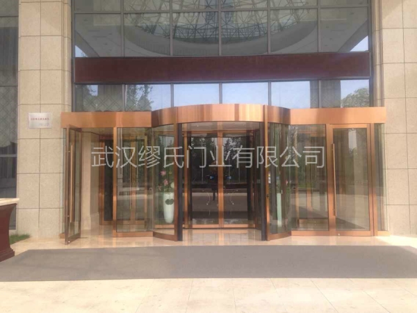 旋轉(zhuǎn)門-仙桃仙苑國際大酒店工程實例